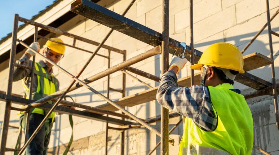 Professional fairlawn roofing services in La Mirada, CA
